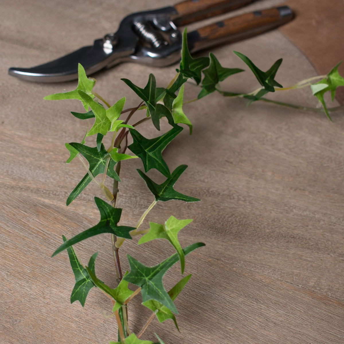 Small Ivy Garland - GREEN