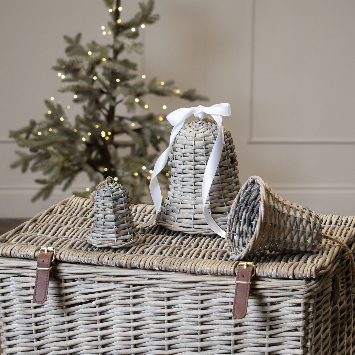 The Noel Collection Medium Wicker Bell Decoration - BROWN
