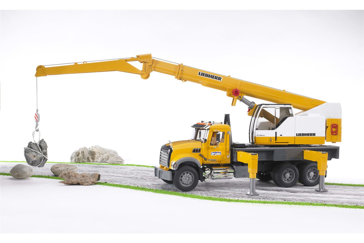 MACK Granite Liebherr crane truck