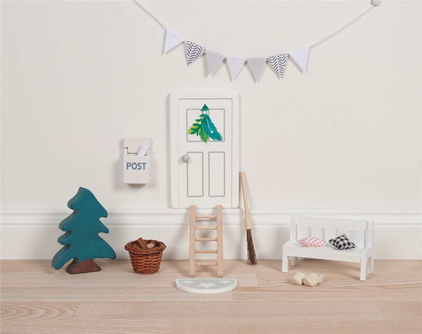 Elf Door 22 Piece Wooden