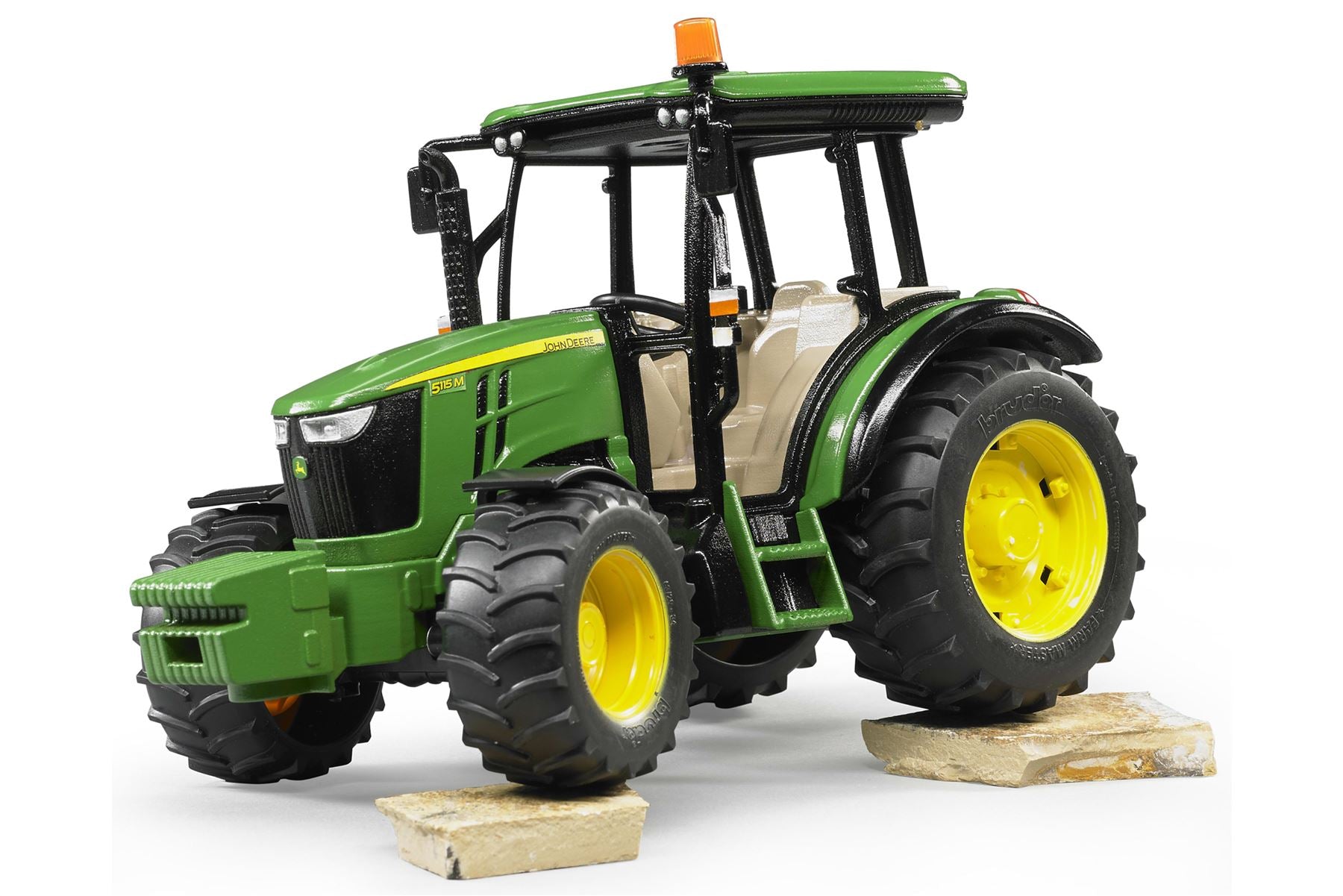 John Deere 5115M
