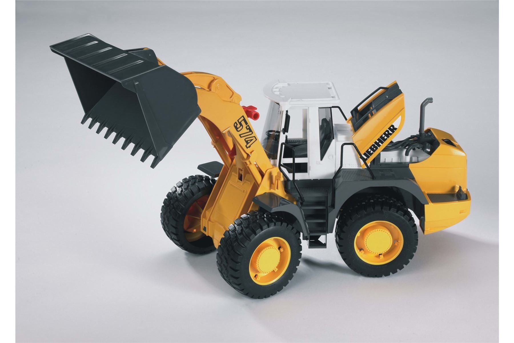 Liebherr Articulated road loader L574