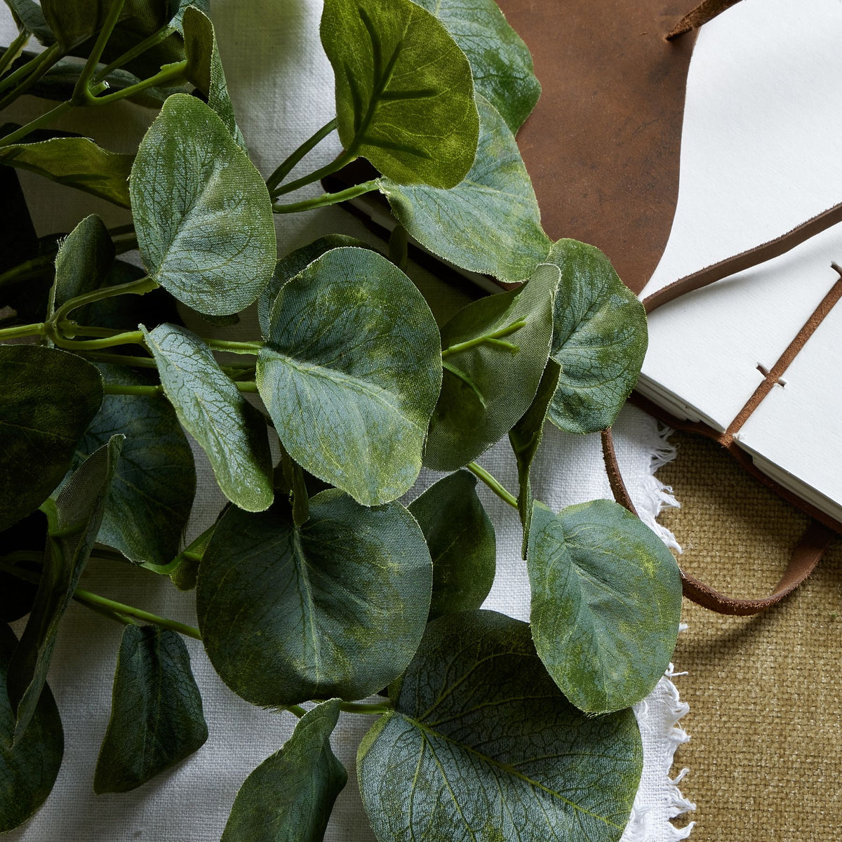 Short Eucalyptus Bunch - GREEN