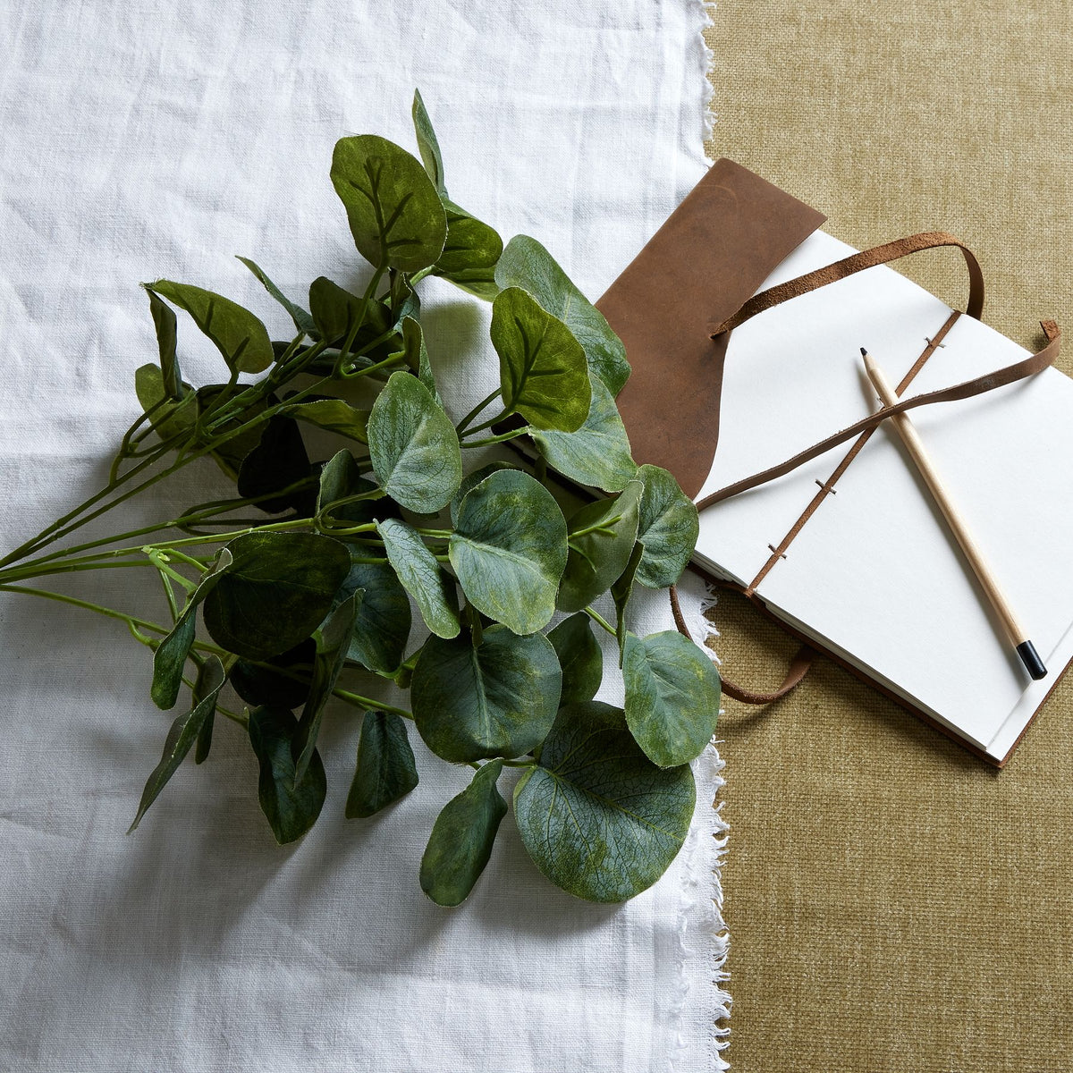 Short Eucalyptus Bunch - GREEN