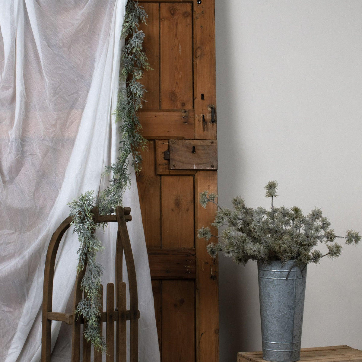 Frosted Pine Garland With Pinecones - WHITE