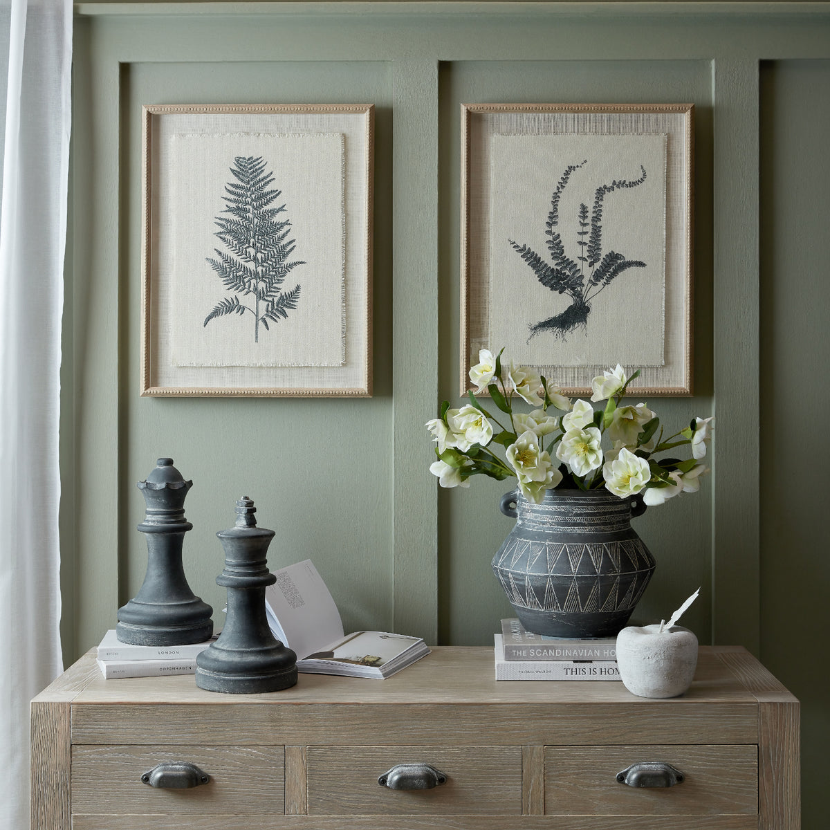 Flora & Fauna Collection Spleenwort On Linen In Beaded Frame - WHITE