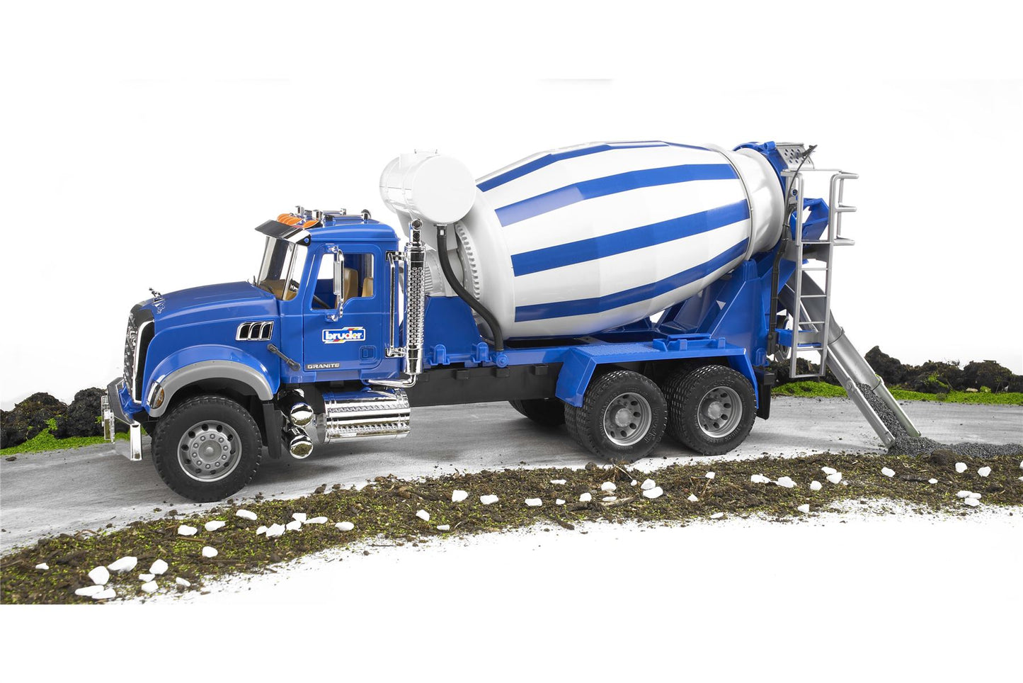MACK Granite Cement mixer truck - 17134