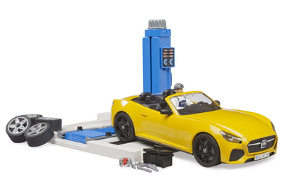 bworld Car Service Centre + BRUDER Roadster