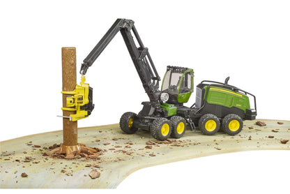 John Deere 1270G Harvester with 1 trunk