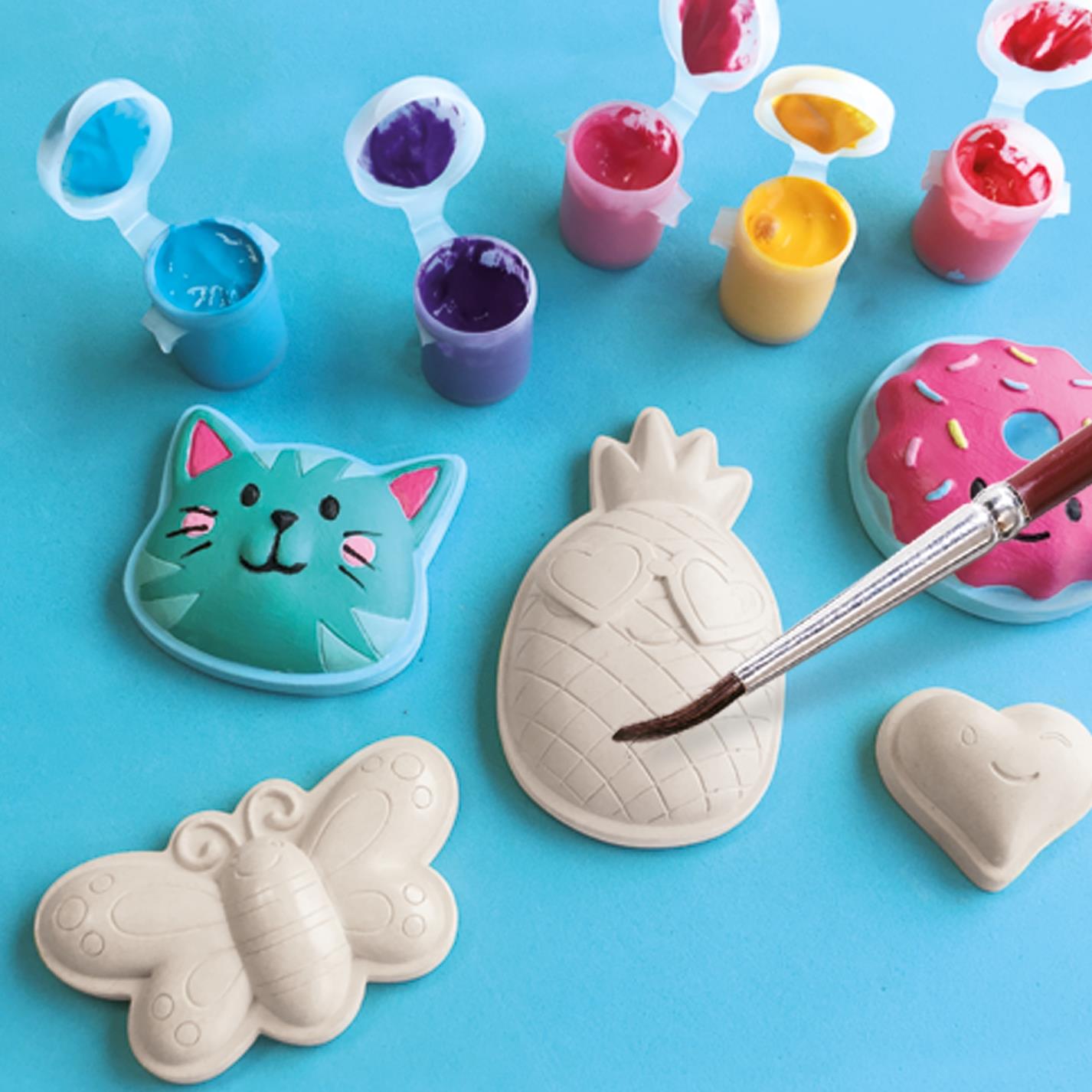 Casting and painting - Happy figures