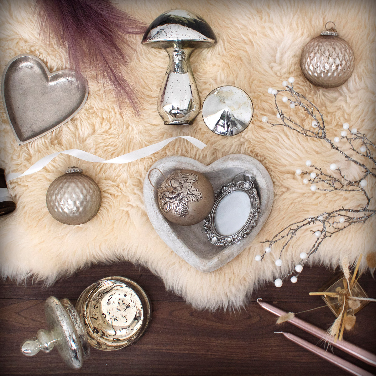 Deep Stone Heart Dish - CREAM