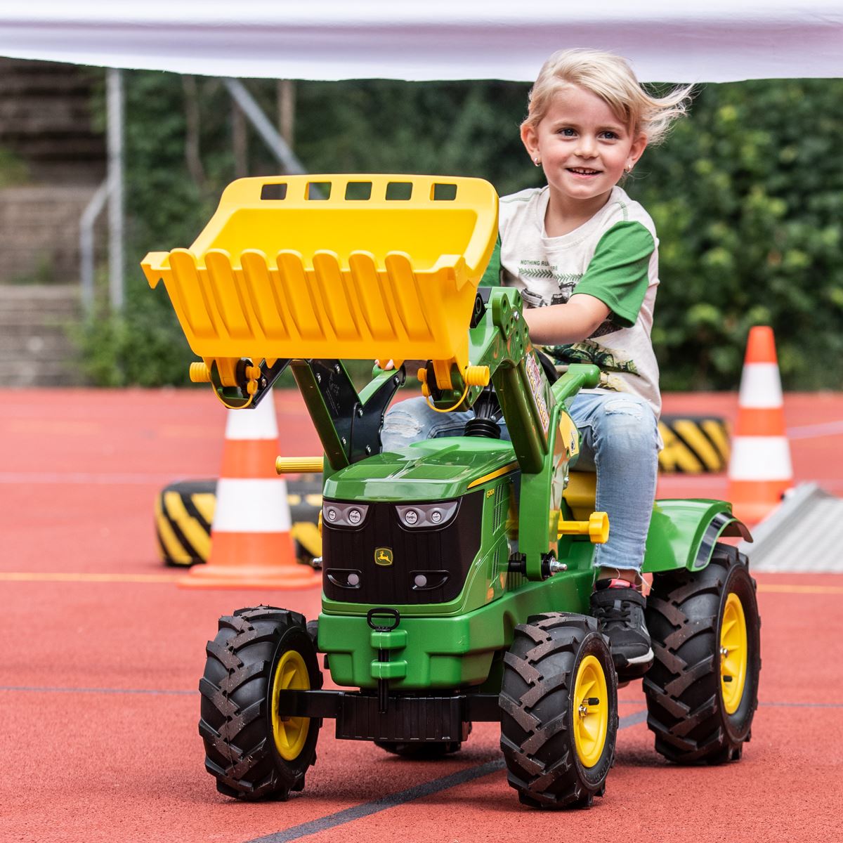 John Deere 6210R Tractor with Frontloader & Pneu Tyres