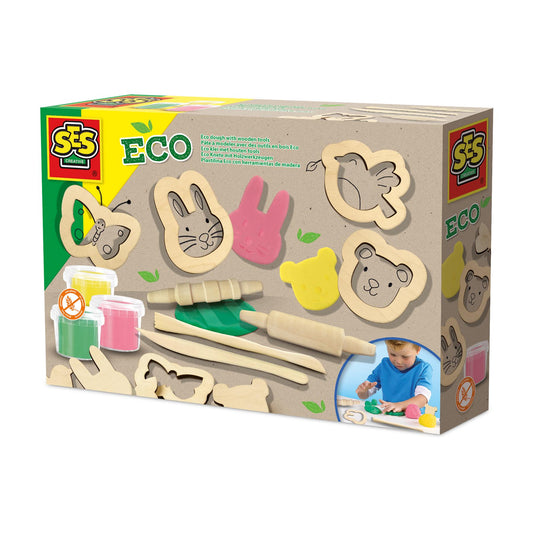 Eco dough with wooden tools